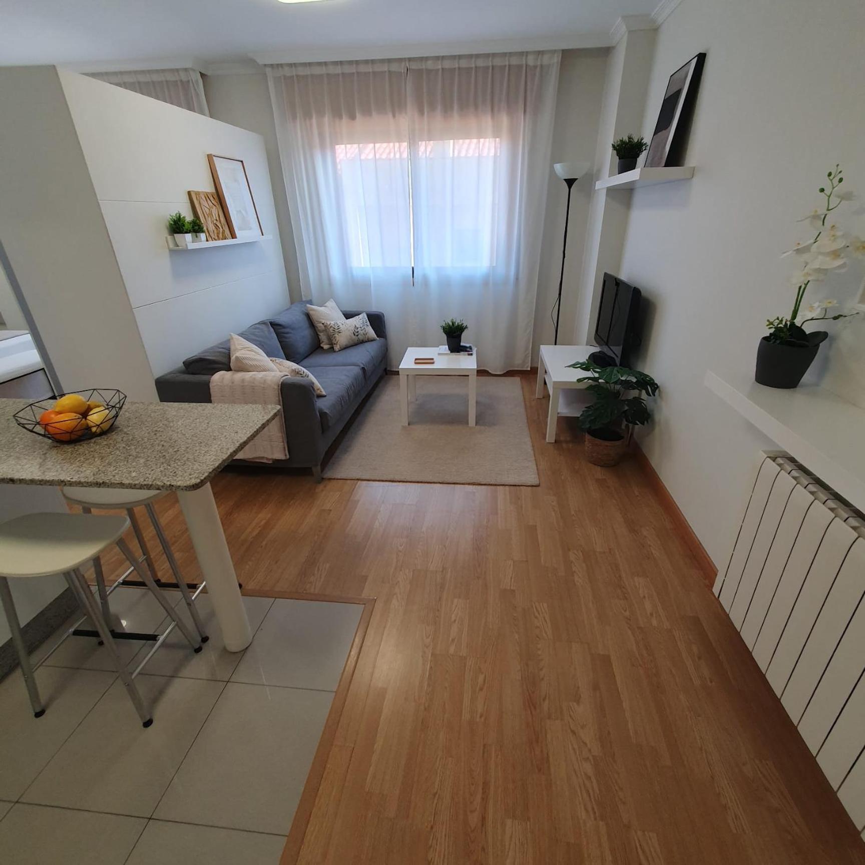 Apartament Marales *